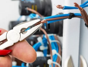 الخدمات الكهربائية