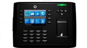 مقارنة بين ZK iClock 700 و ZK iClock 680